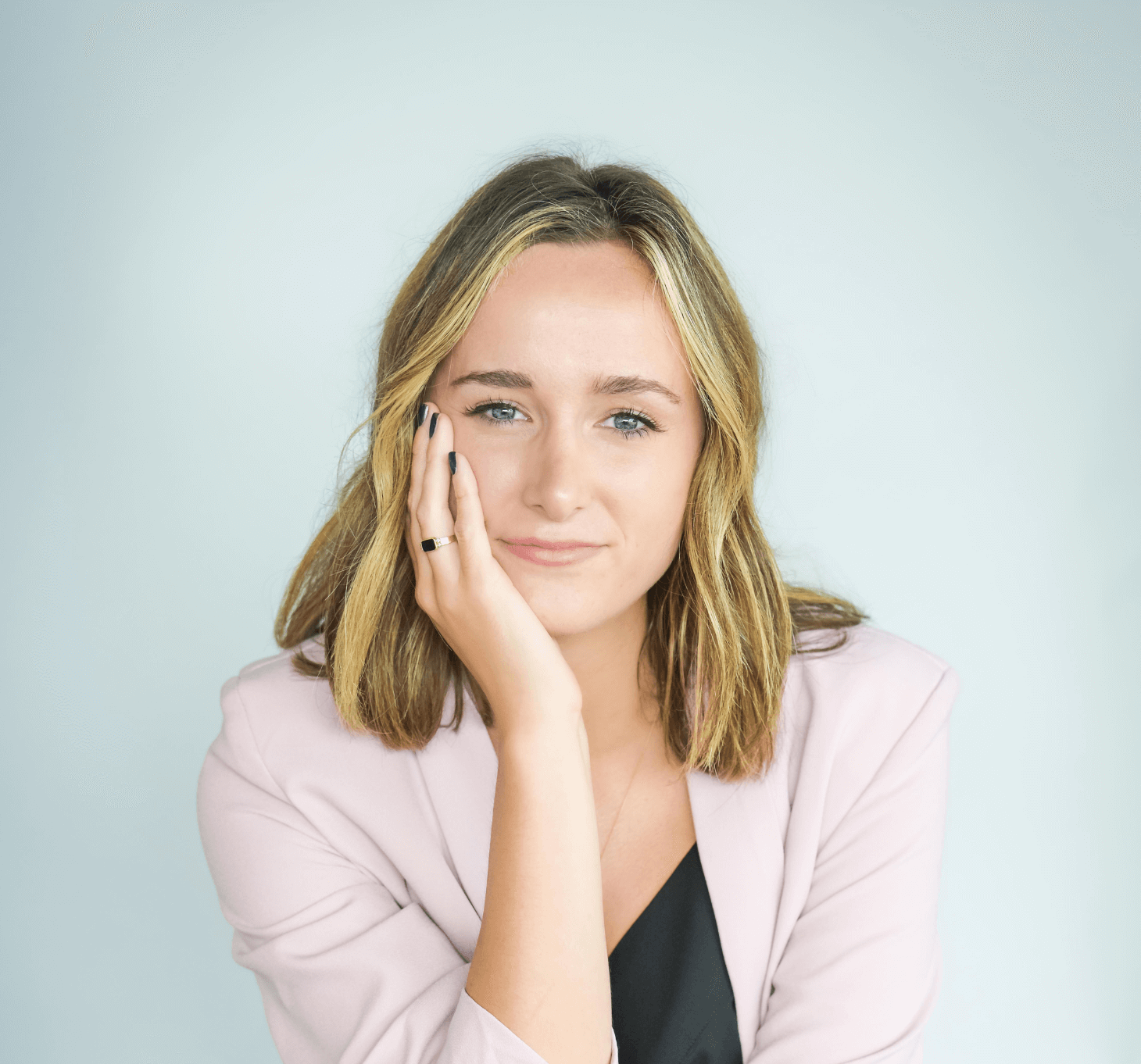 Carly's headshot